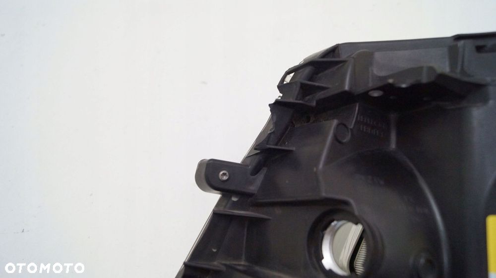 nissan navara np300 14-21 przednia prawa lampa 260104kj2a - 9
