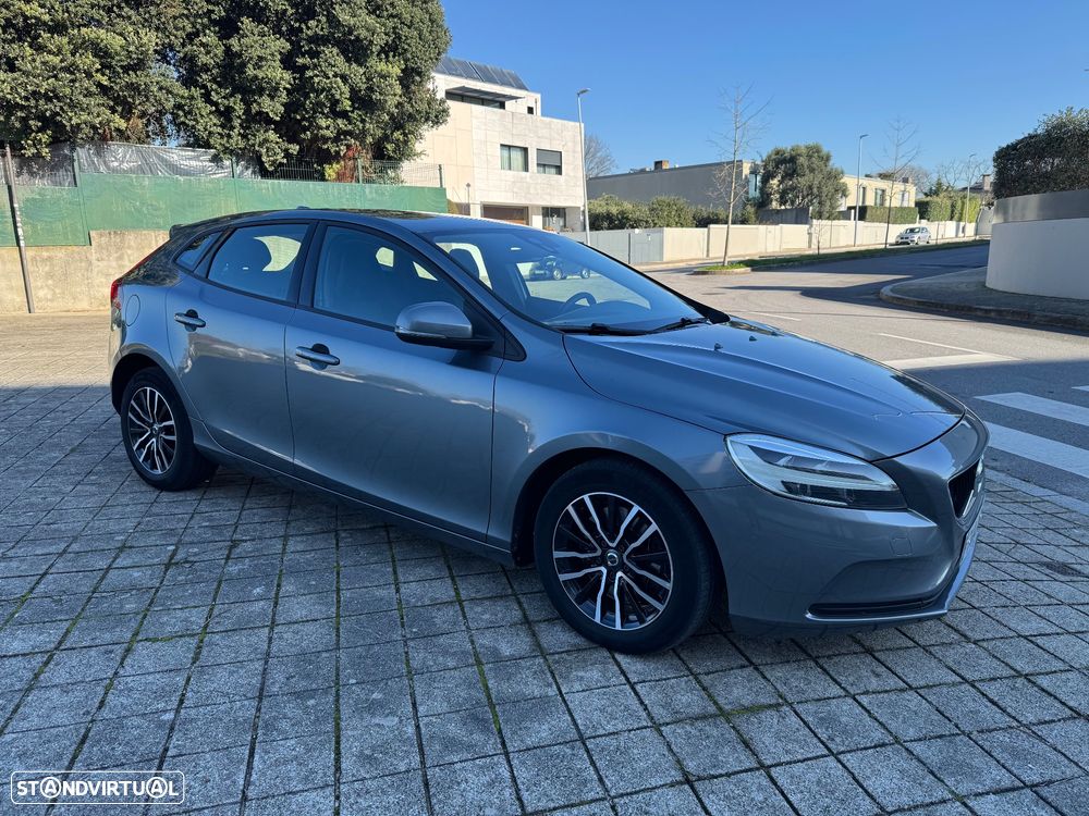 Volvo V40 2.0 D3 Momentum - 4