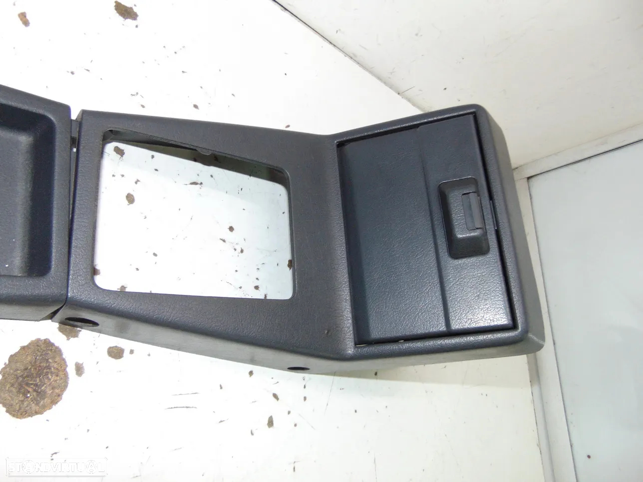 Mazda 323 consola central - 2