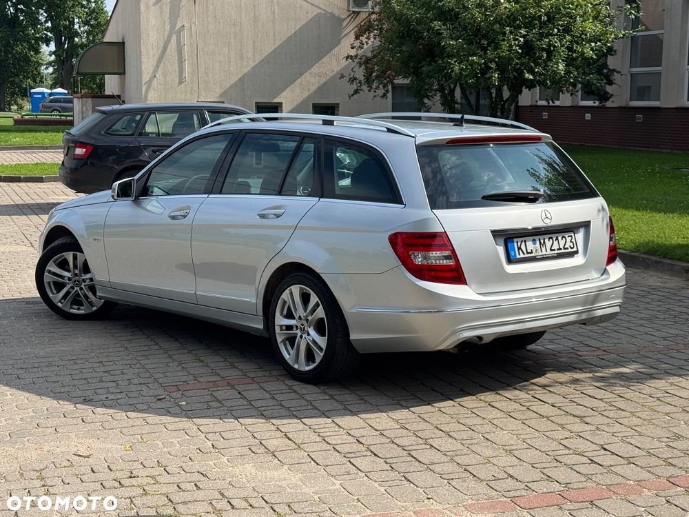 Mercedes-Benz Klasa C 180 CGI BlueEff Avantgarde - 3