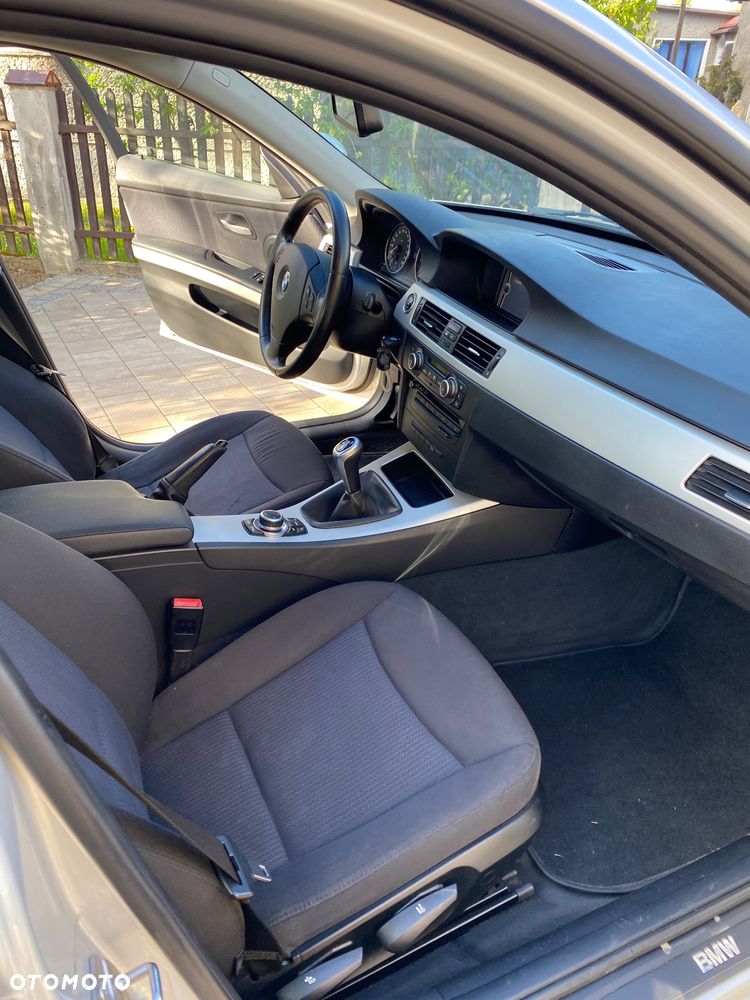 BMW Seria 3 318i - 6