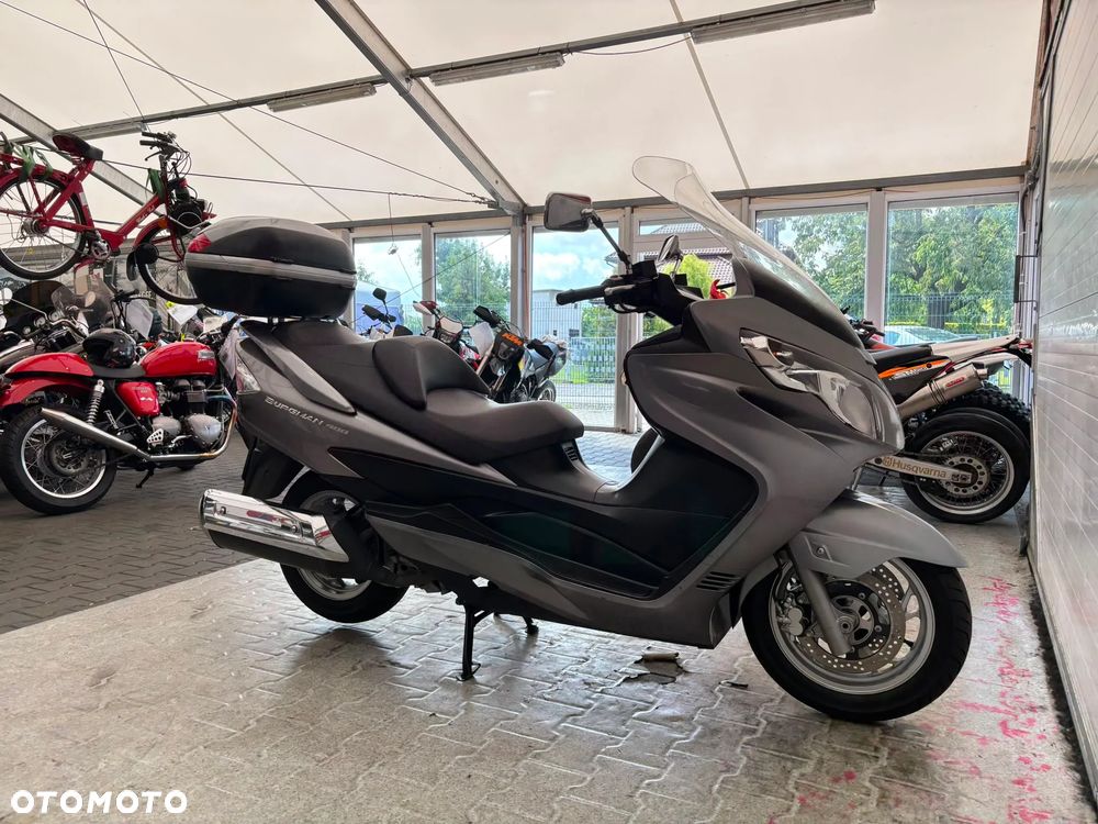 Suzuki Burgman - 17