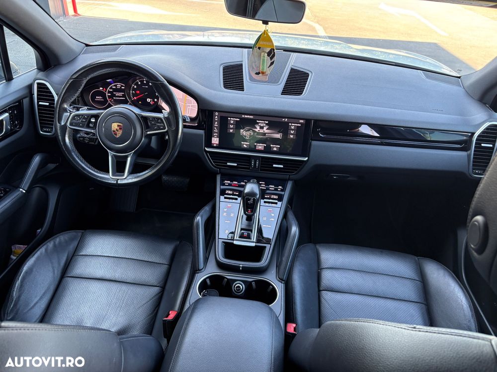 Porsche Cayenne Standard - 8