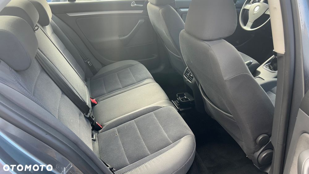Volkswagen Jetta 1.9 TDI DPF Sportline - 11