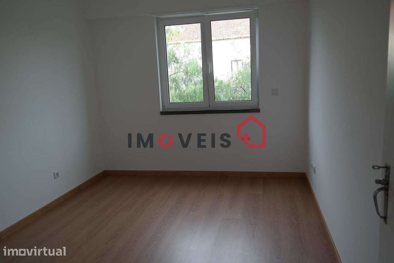 Apartamento T2 - Grande imagem: 2/4