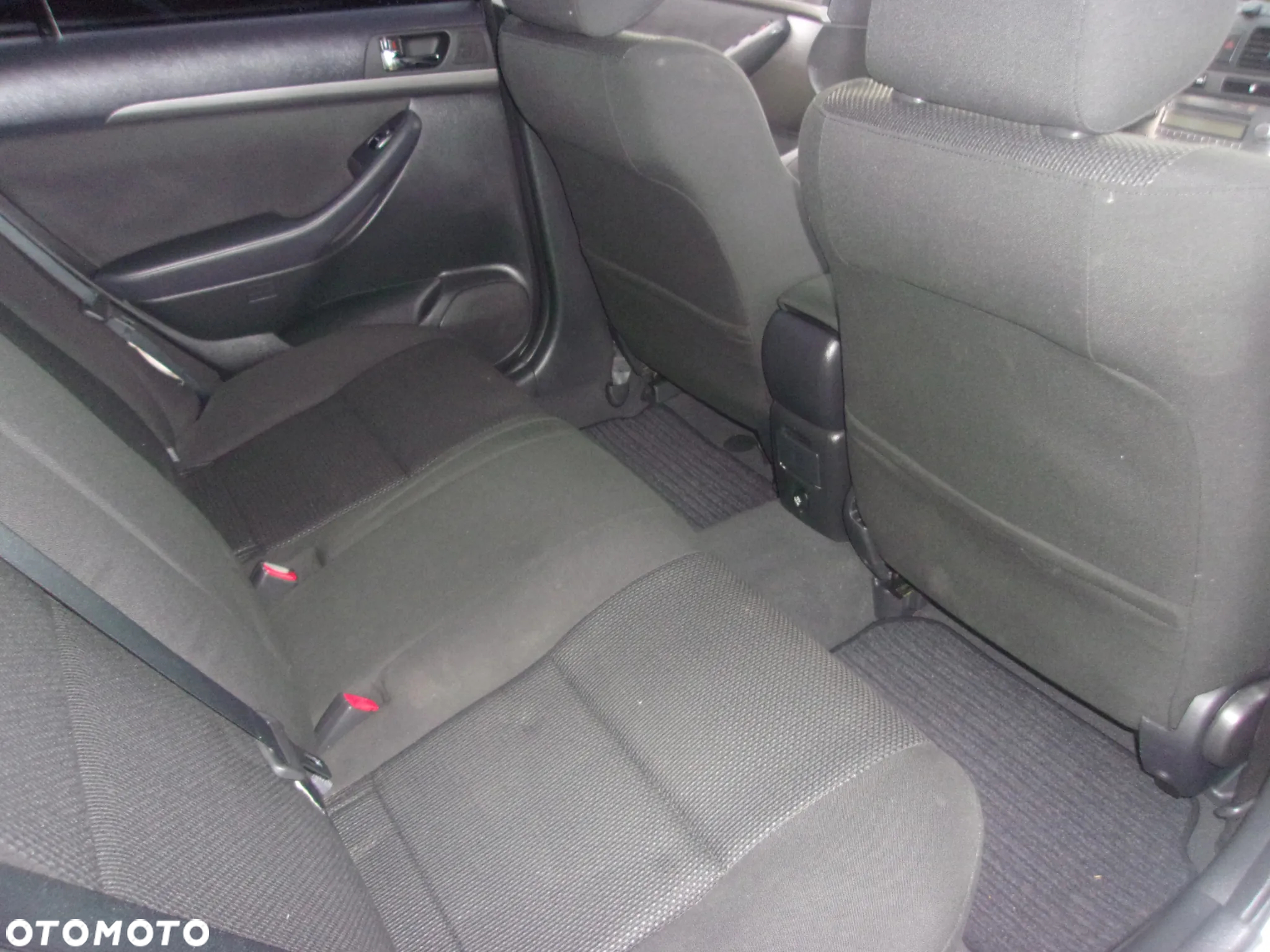 Toyota Avensis 1.8 VVT-i Combi Travel - 7