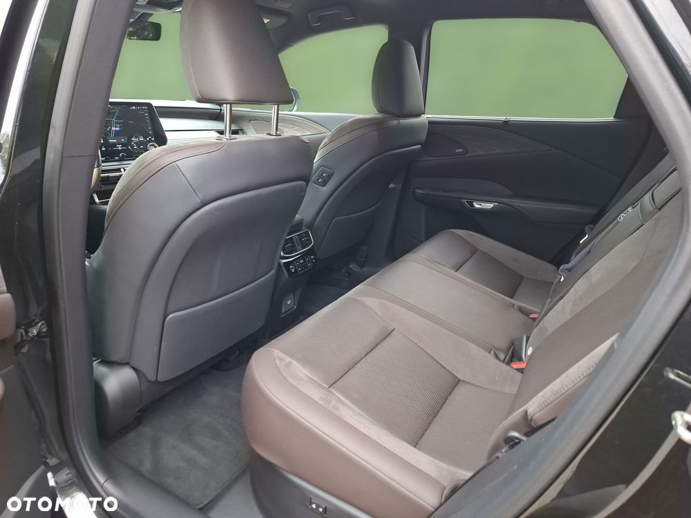 Lexus RX 450h+ Omotenashi - 13