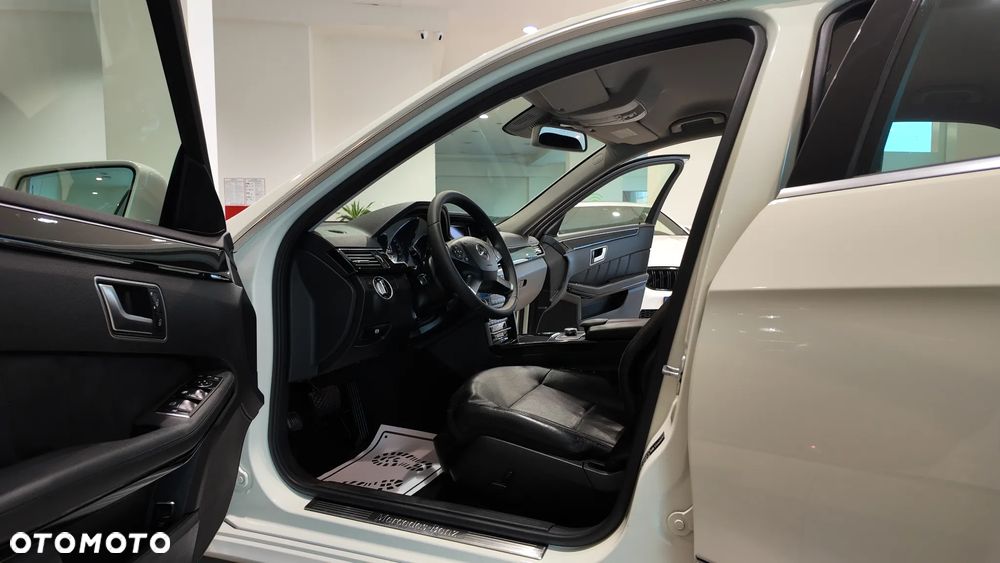 Mercedes-Benz Klasa E 350 CDI DPF BlueEFFICIENCY 7G-TRONIC Avantgarde - 24