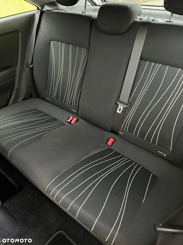 Opel Corsa 1.2 16V Essentia - 9