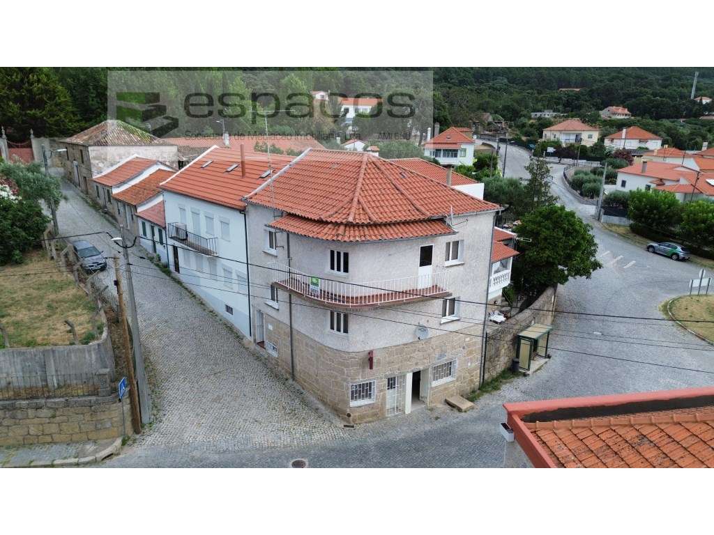 Moradia - Grande imagem: 2/31