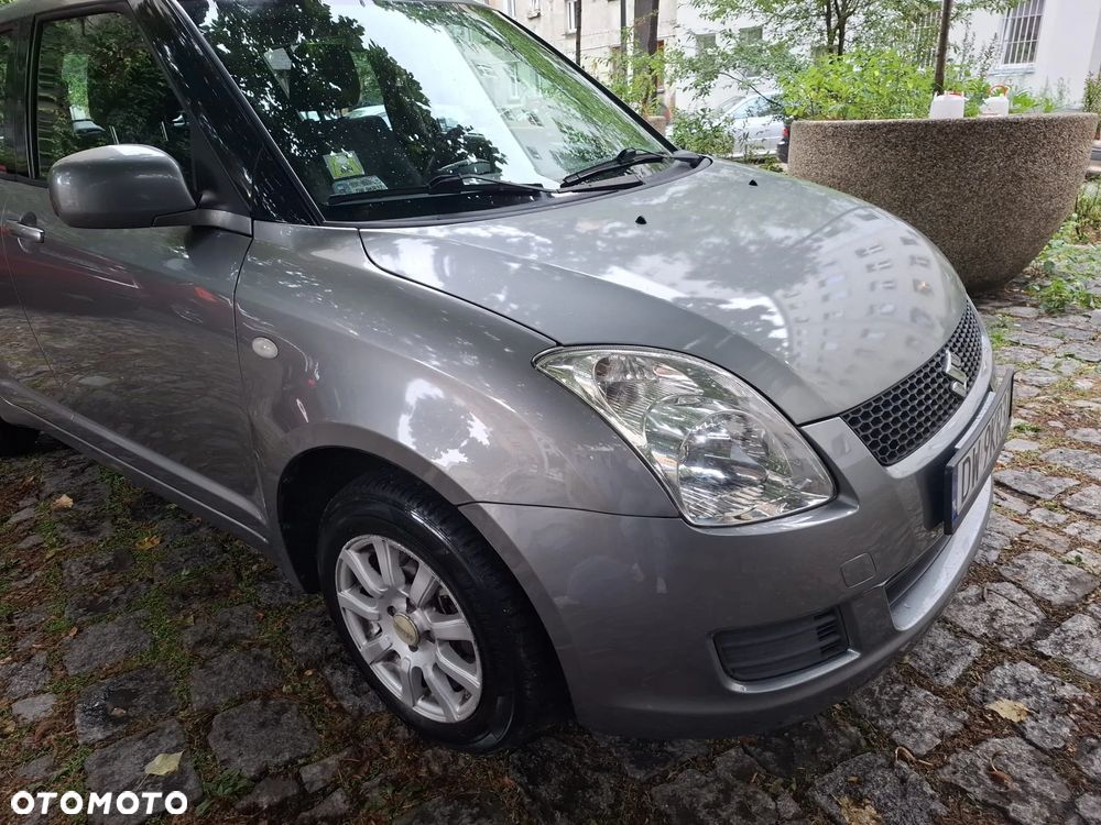 Suzuki Swift - 4