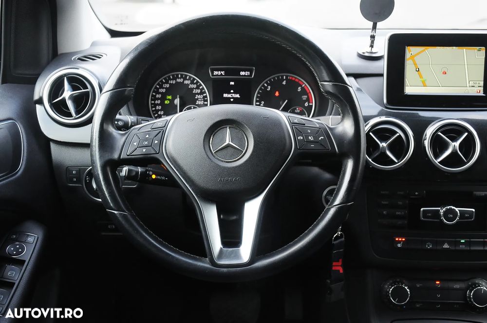 Mercedes-Benz B 180 - 11
