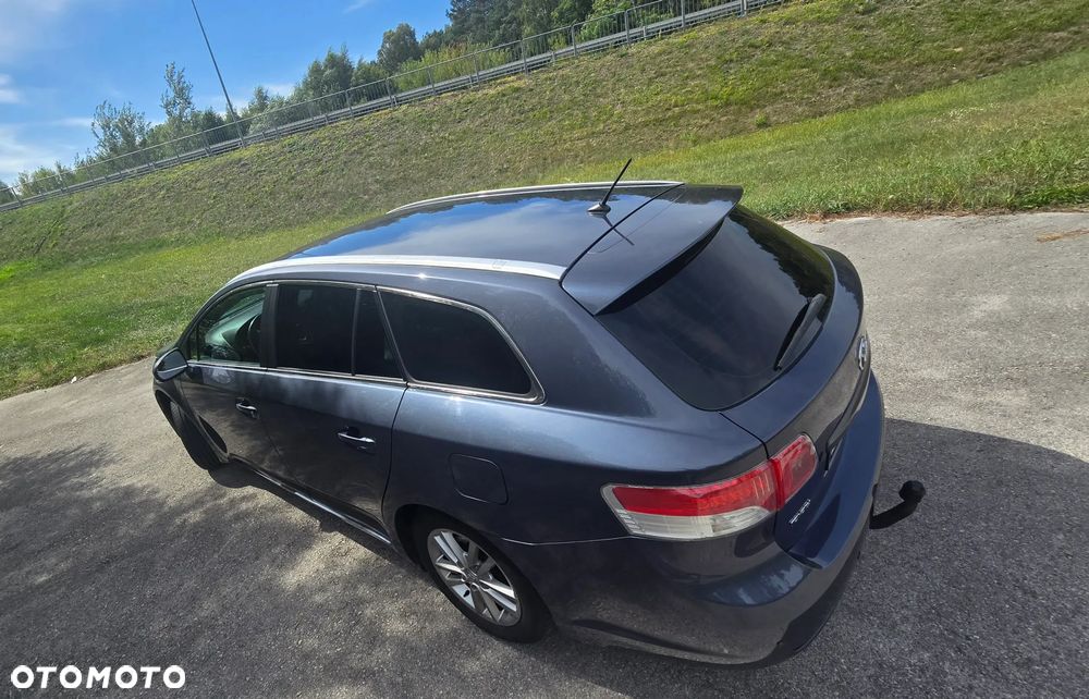 Toyota Avensis 1.8 Sol - 10