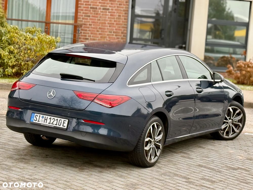 Mercedes-Benz CLA 250 e 8G-DCT Special Edition - 17