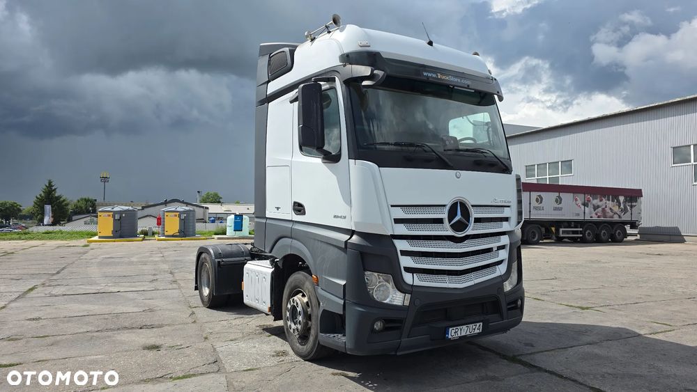 Mercedes-Benz Actros - 2