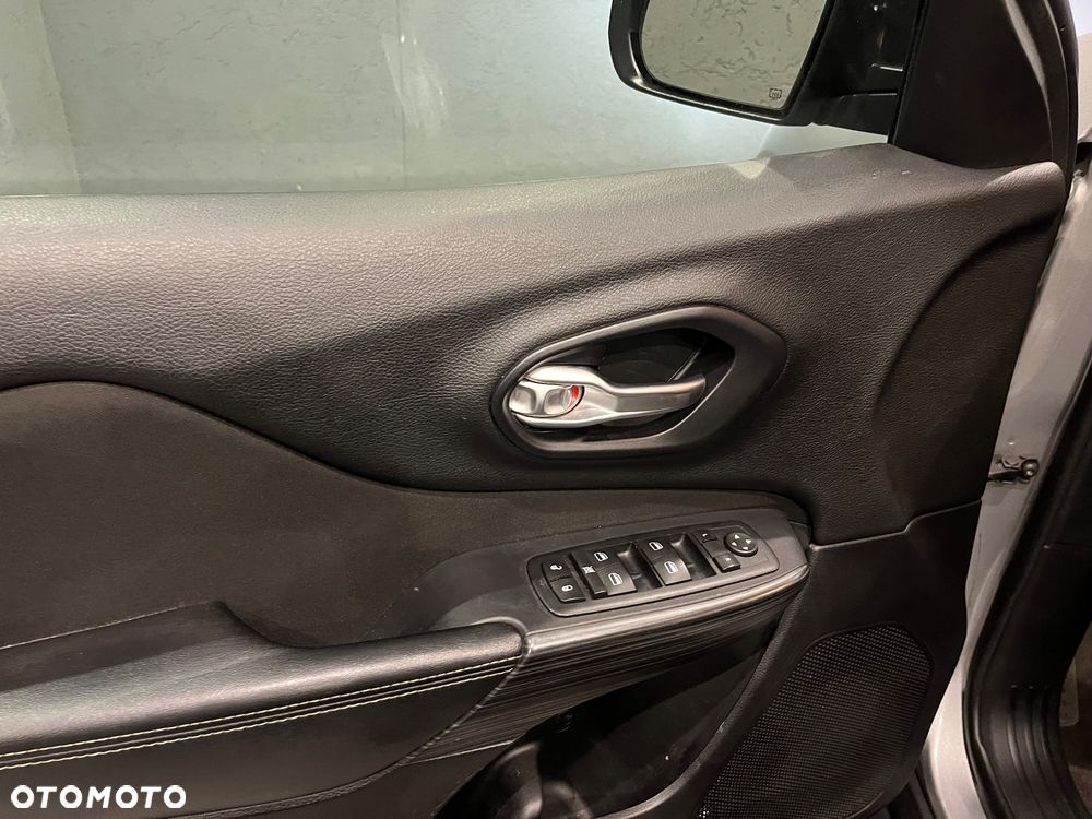 Jeep Cherokee 3.2 V6 Pentastar Active Drive Lock Autom Trailhawk - 12