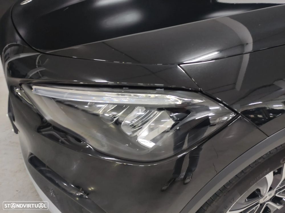 Mercedes-Benz GLA 180 d Progressive - 4