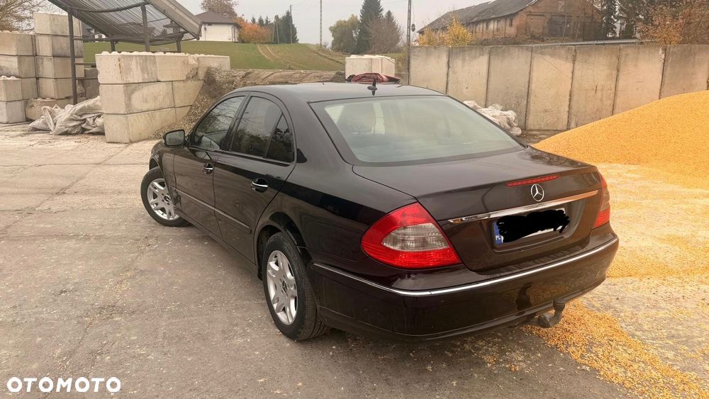 Mercedes-Benz E-Class 2006 photo 3