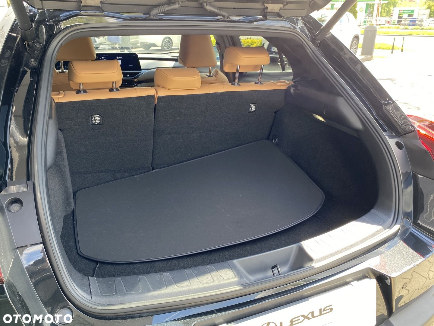 Lexus UX - 15