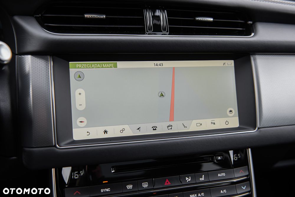 Jaguar XF - 25