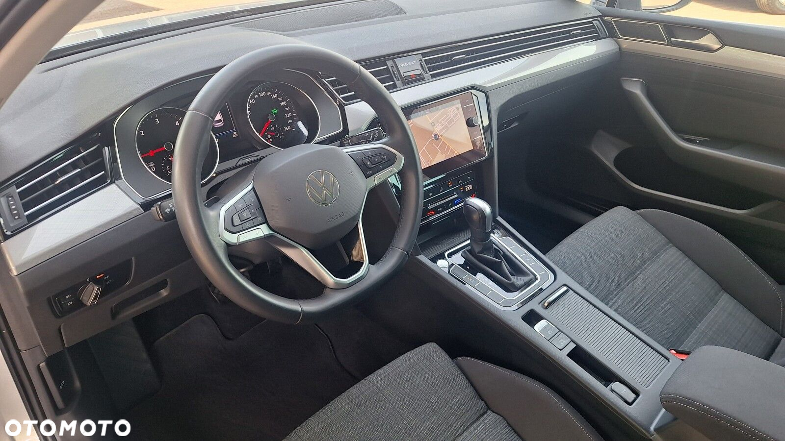 Volkswagen Passat - 13