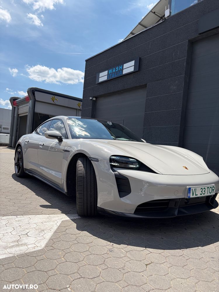 Porsche Taycan - 1