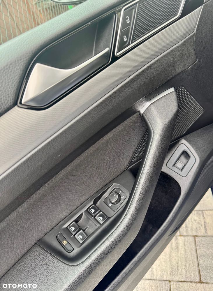 Volkswagen Passat - 24