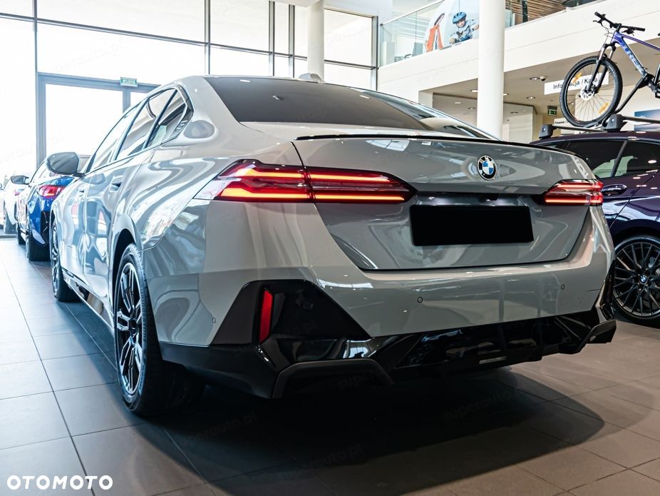 BMW Seria 5 520i mHEV M Sport - 6