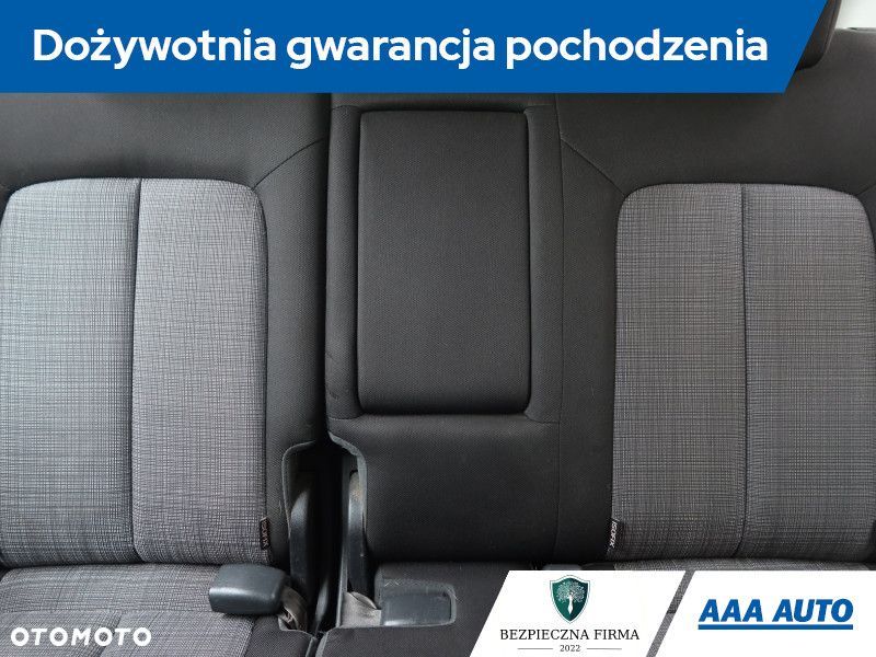 Kia Venga - 11