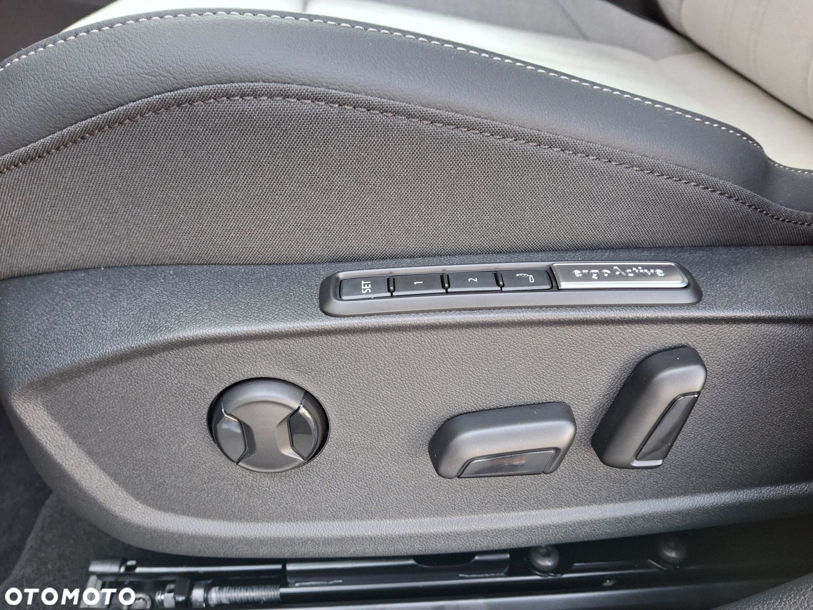 Volkswagen Golf - 10