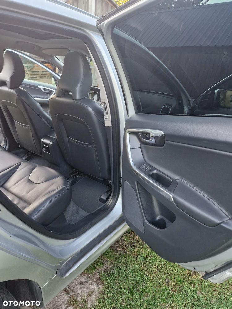 Volvo XC 60 D4 AWD Summum - 22