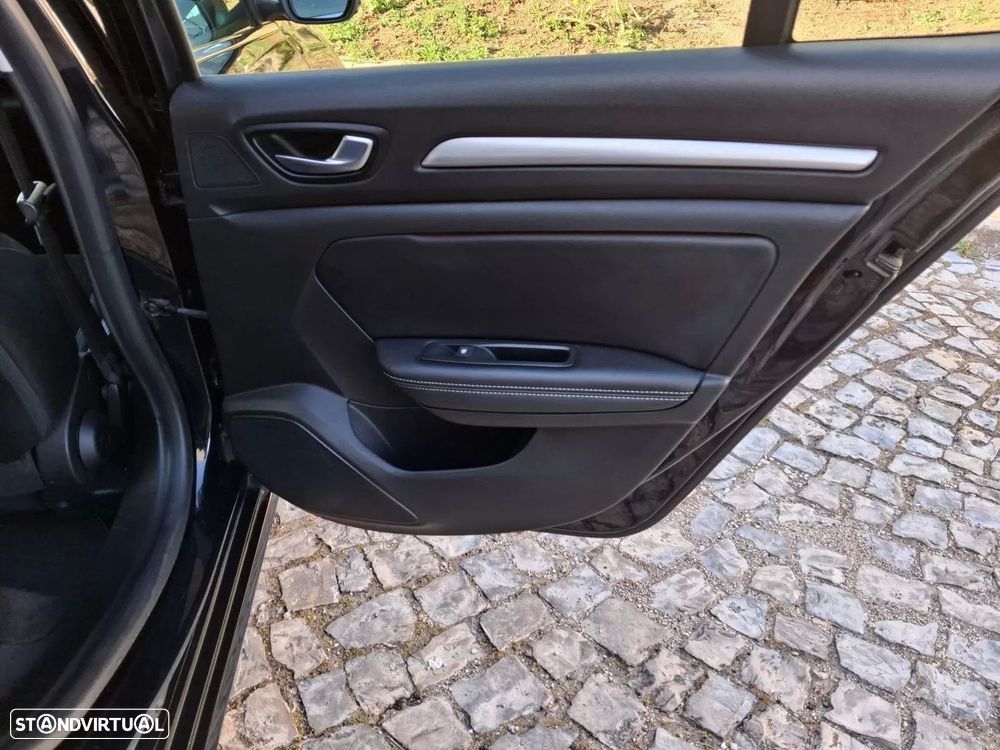 Renault Mégane Sport Tourer 1.5 dCi Dynamique S SS — fotografia 16
