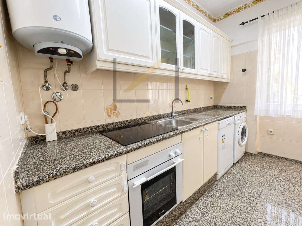 T2 para Arrendamento em Oeiras | Cozinha Equipada e Parcialmente Mo... - Grande imagem: 4/8