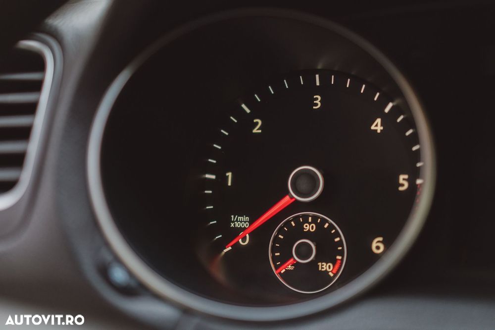 Volkswagen Golf 1.6 TDI DPF Comfortline - 14