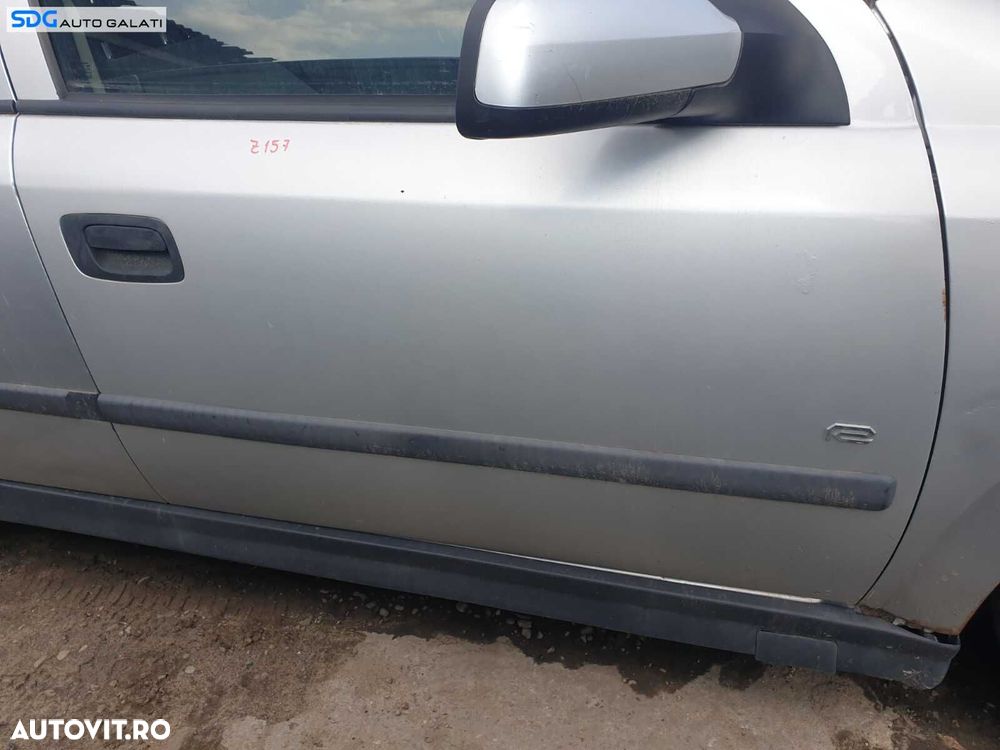 Bandou Ornament Plastic de pe Usa Portiera Dreapta Fata Opel Astra G 1998 - 2004 - 1