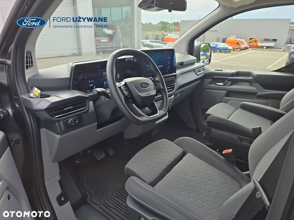 Ford Tourneo Custom - 14