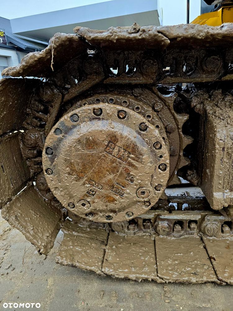 Caterpillar 320E - 16