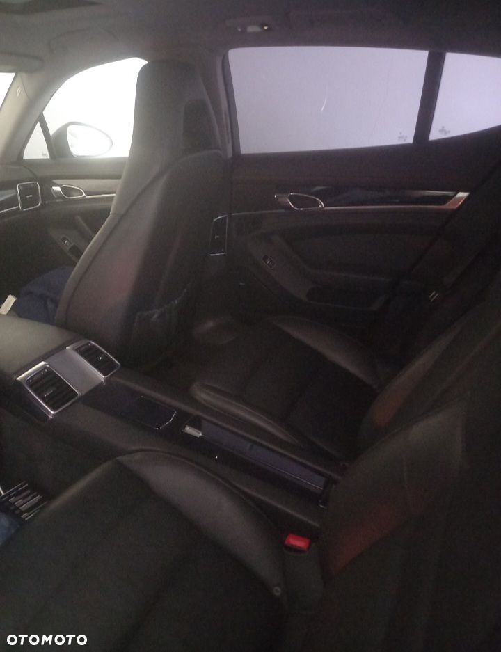 Porsche Panamera 4 PDK - 6