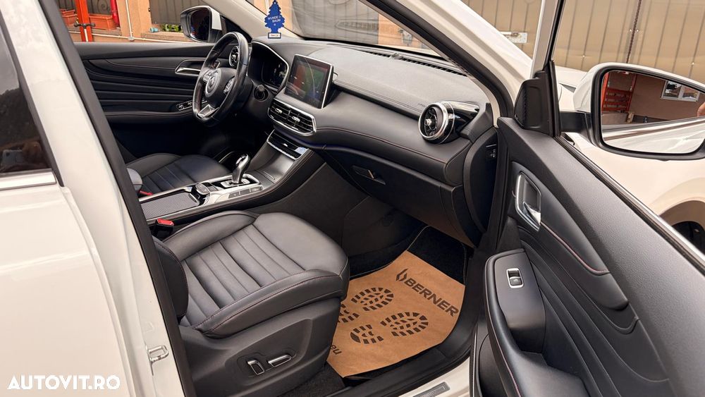 MG EHS Luxury - 10