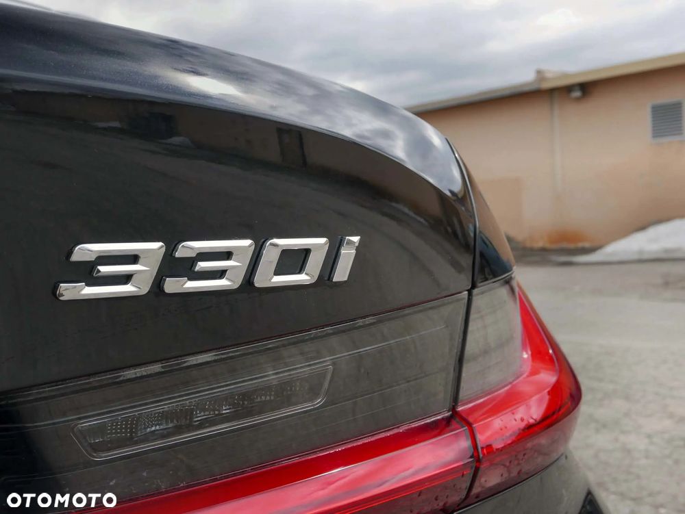 BMW Seria 3 330i xDrive M Sport sport - 9