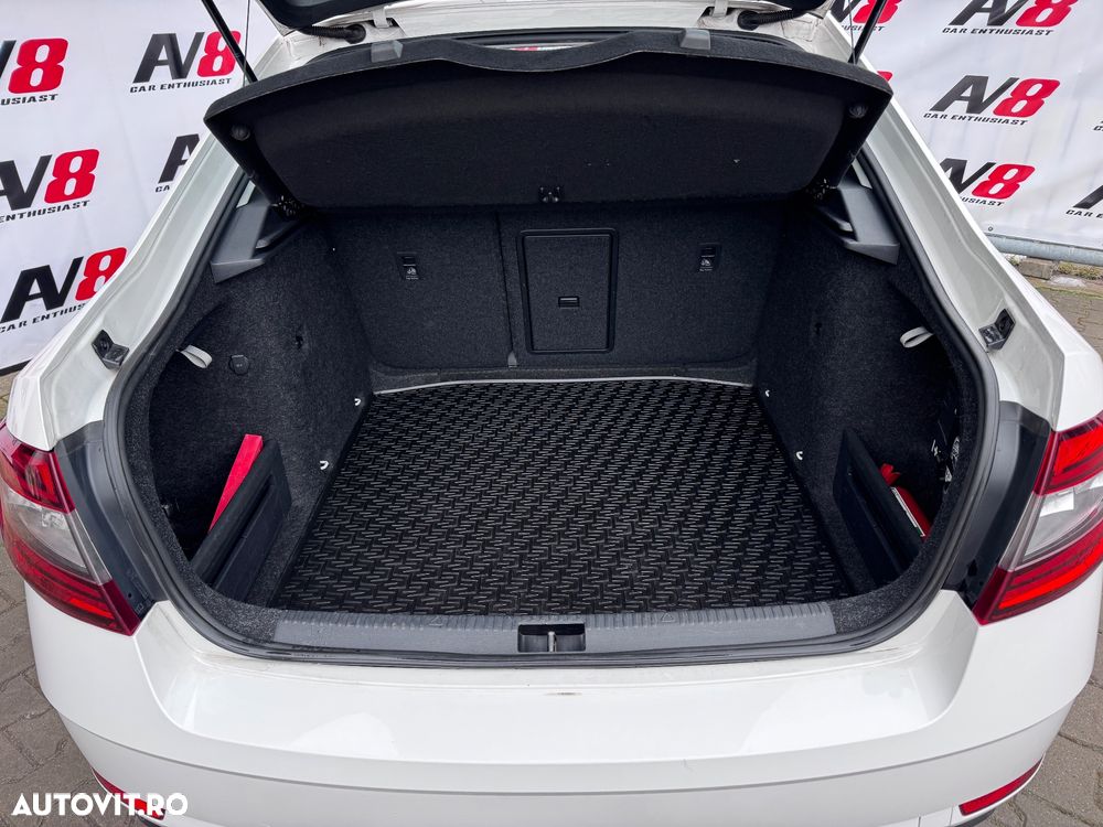 Skoda Octavia 2.0 TDI DSG Style - 22