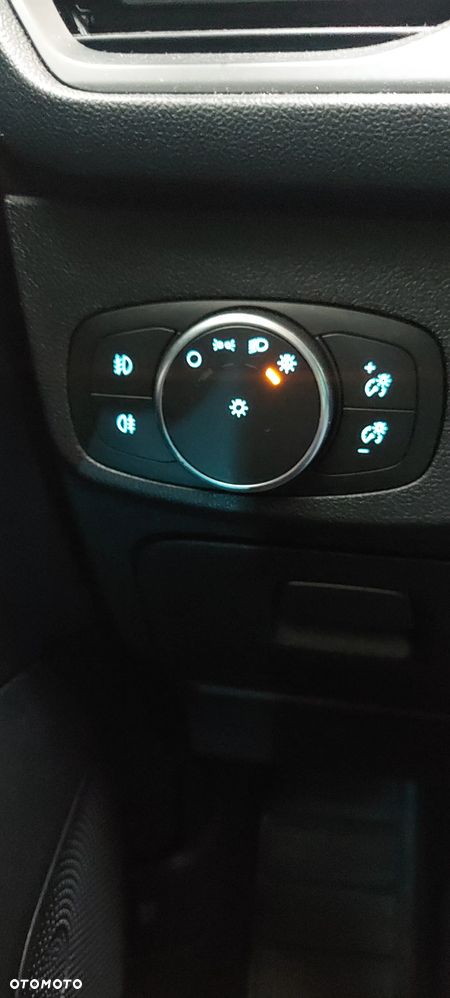 Ford Focus 1.5 EcoBlue Start-Stopp-System TITANIUM - 19