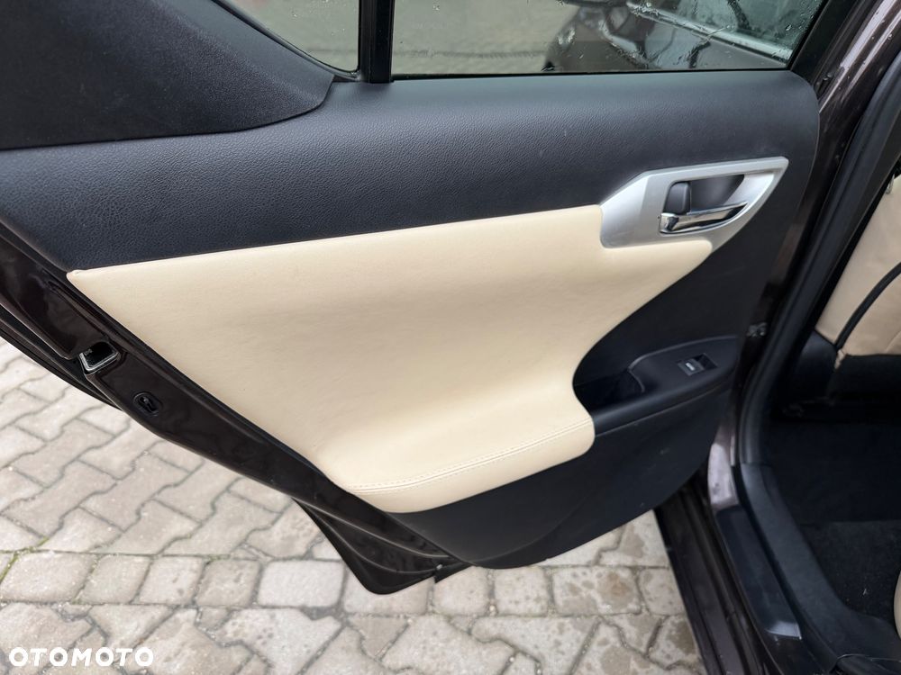 Lexus CT 200h Prestige - 23