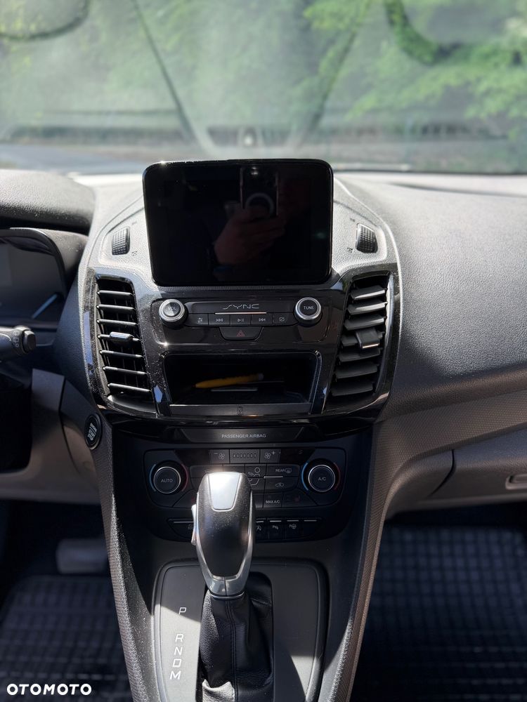 Ford Tourneo Connect - 28