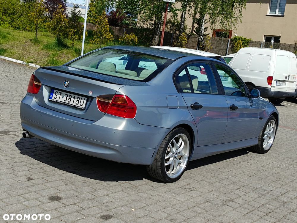 BMW Seria 3 318i - 10