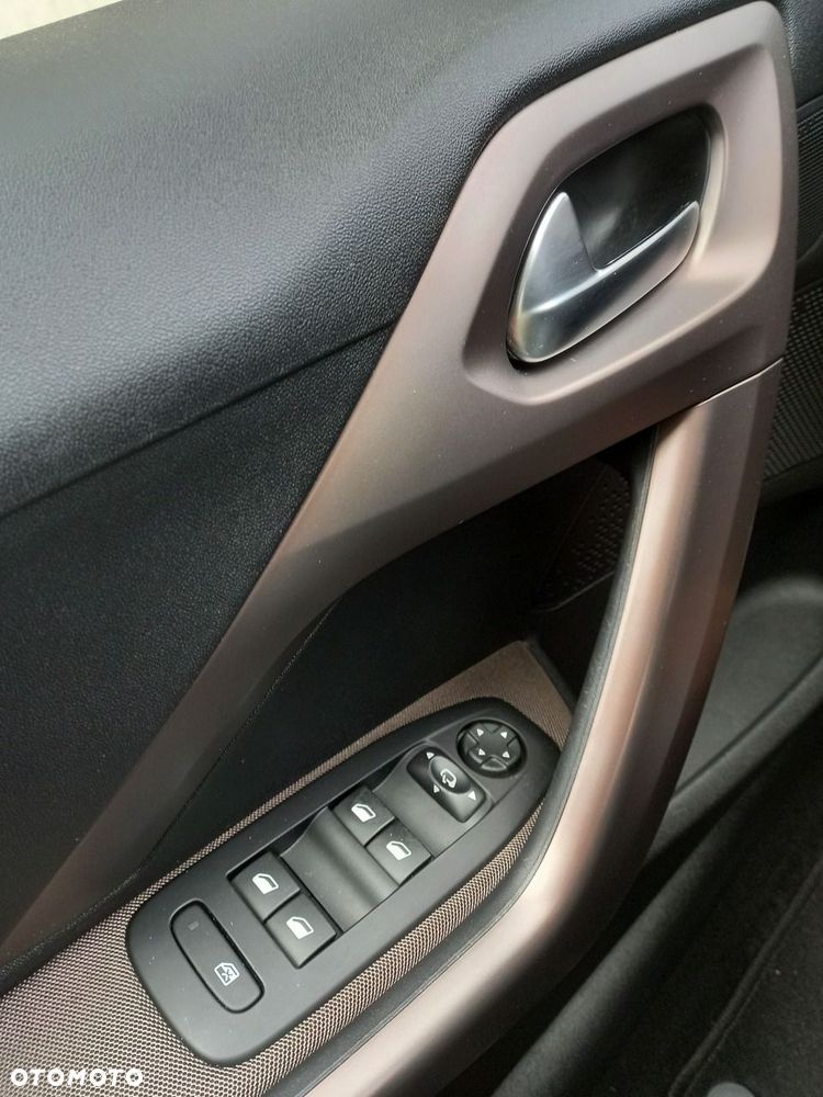 Peugeot 2008 1.6 VTi Allure - 34
