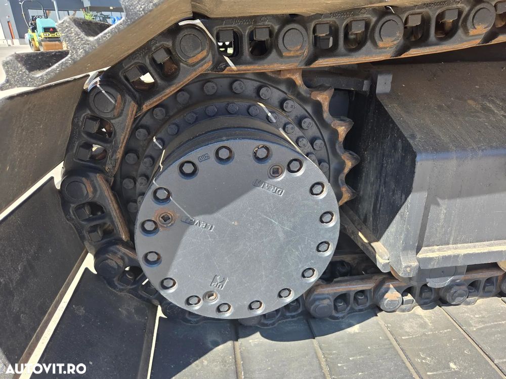 Hitachi ZX300LC-6, 2020, 8.155h, cupa NOUA 1,8m, 31,3 tone, protectie cabina, inst picon pe brate, gresare automata, lant 90% bun doar 700h deplasare, ad sapare 8m, motor Isuzu, 3 pompe hidr HITACHI, camera spate si laterale, STARE BUNA, 94.900 Eur+Tva - 36