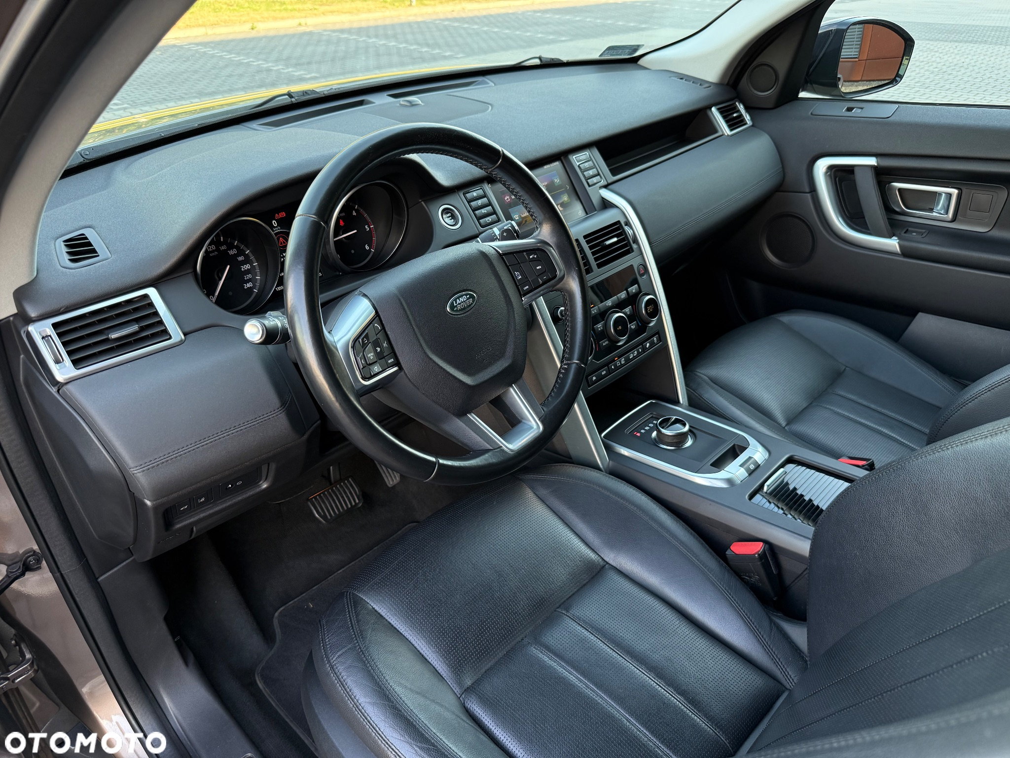 Land Rover Discovery Sport 2.0 TD4 SE - 11
