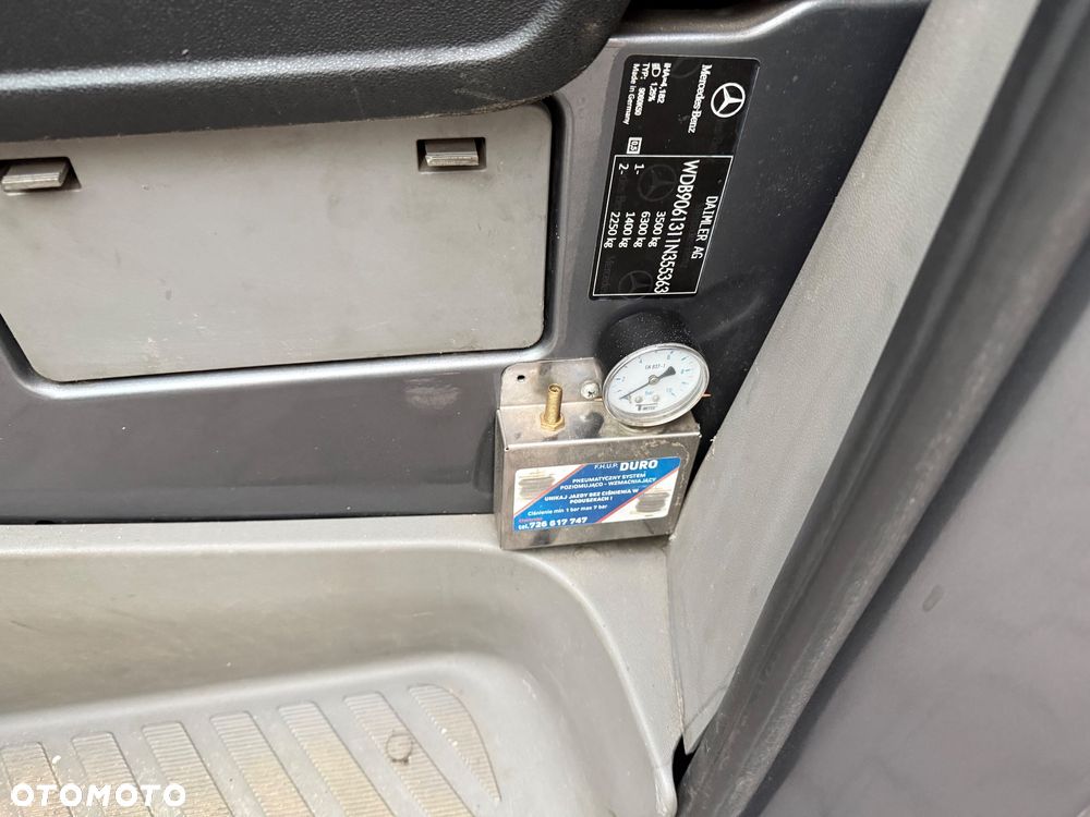 Mercedes-Benz Sprinter - 13