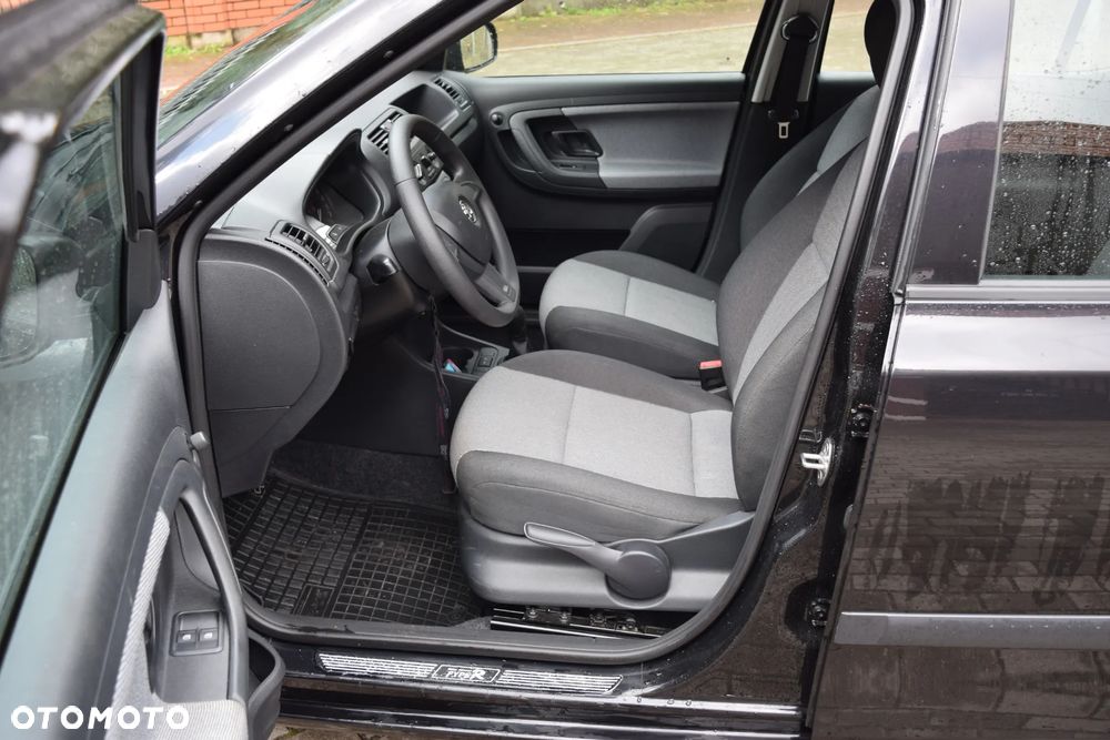 Skoda Fabia 1.2 HTP Active - 13
